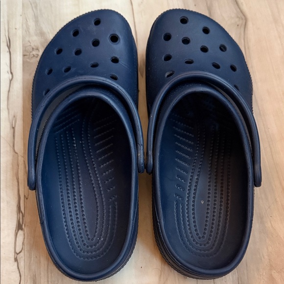 CROCS Classic Navy Blue Clogs - Picture 4 of 7